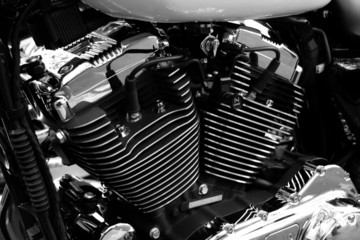 Fototapeta premium Gros plan sur le moteur d'une moto de grosse cylindrée