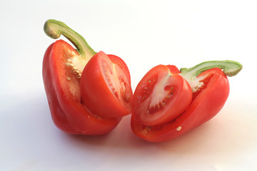 tomatos with capsicum cross-cut