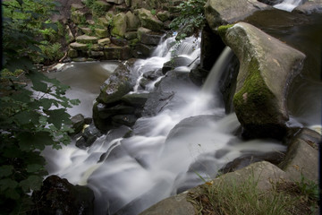 Fototapeta na wymiar Cascade Waterfall