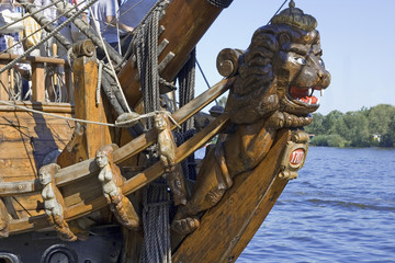 Figurehead © Artur Bogacki