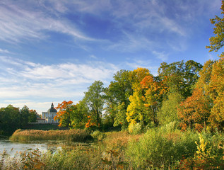 Obraz premium autumn under blue sky