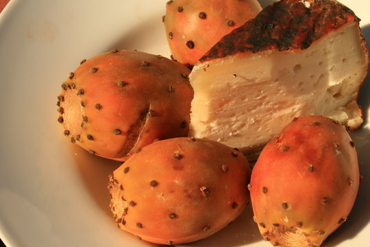 higos chumbos y queso de san mateo