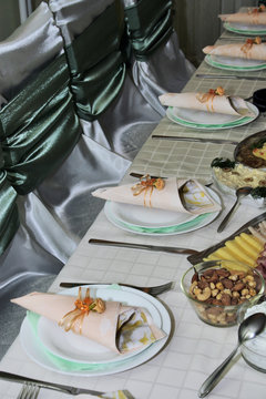 catering- table setting at home for a dinner party