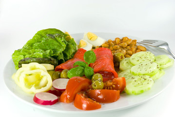 beans mixed-vegetable salad with lettuce,peepper,radish