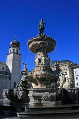 Fototapeta na wymiar Trento Piazza Duomo