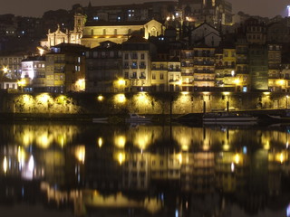 Fototapeta na wymiar Oporto a Night