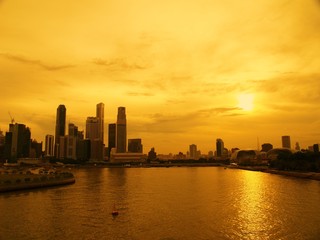 Fototapeta na wymiar Waterfront City Sunset Skyline