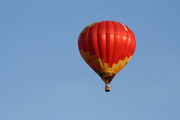 Naklejka premium Hot-air balloon