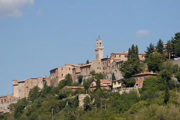 Fototapeta na wymiar krajobraz z Montepulciano