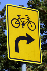 Hinweisschild f&uuml;r Fahrradfahrer