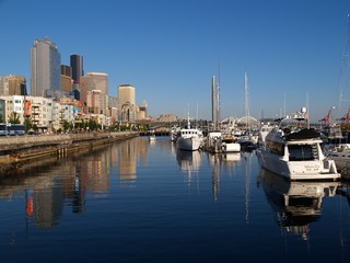 Fototapeta na wymiar Downtown Waterfront City Skyline