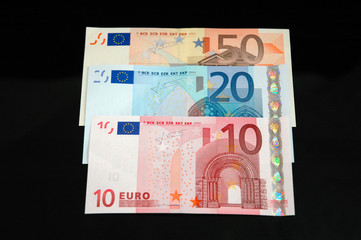 Eighty euro notes