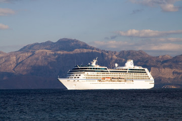 Oceania Cruises Insignia leaving Agios Nikolaos harbour