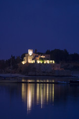 Obraz premium Castle of Ferragudo at Dawn