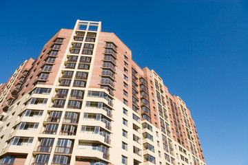 Fototapeta premium Modern building on blue sky background