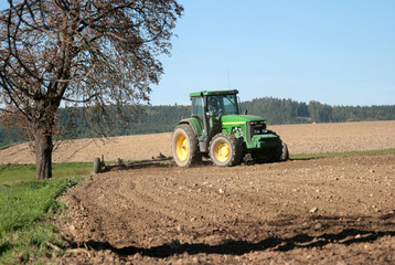 tractor 25