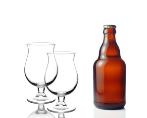 Beer glasses and a beer bottle