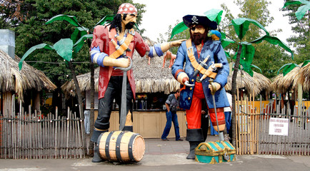Enormous figures of pirates at the entrance in the cafe