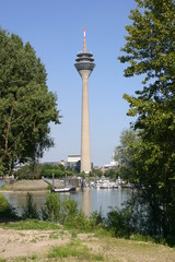 Fernsehturm Düsseldorf © karomatisch