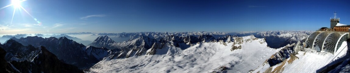 Fototapeta na wymiar Trzy kraje Widok ze szczytu Zugspitze