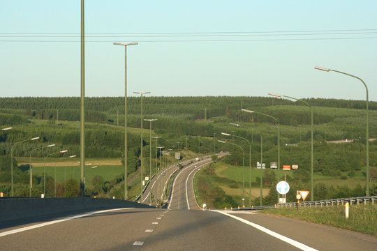Mitten durch die Natur II