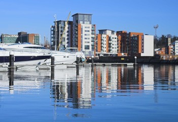 marina apartment reflections, ipswich uk