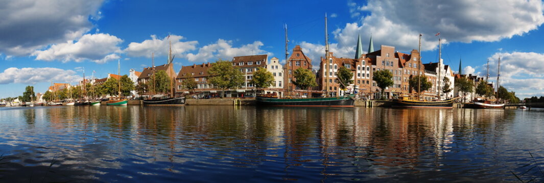 L&uuml;beck, Traveufer