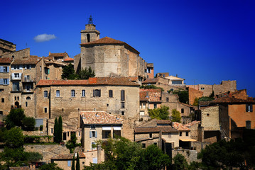Fototapeta na wymiar Ancient Medieval Hilltop Town of Gordes in France 2