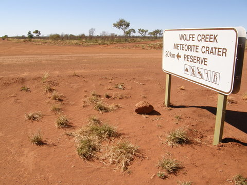 Wolfe Creek Meteorite Crater, Road Sign