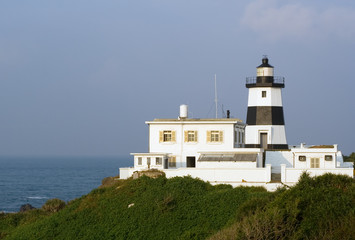 Fototapeta na wymiar white and black lighthouse