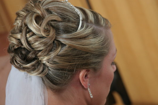 bride hairstyle hair up do curl