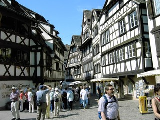 Zwischen Fachwerkh&auml;usern