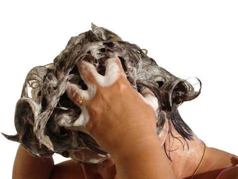 SHAMPOOING