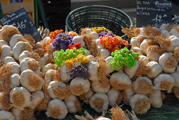 Knoblauch auf dem Markt in La Lavandou II