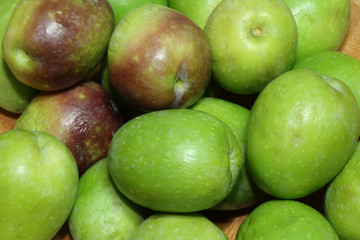 Raw green olives