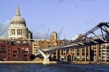 Fototapeta premium millenium bridge