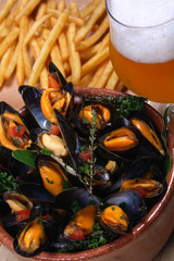 seafood, mussels, beer, French fries