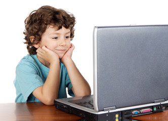 Child whit laptop