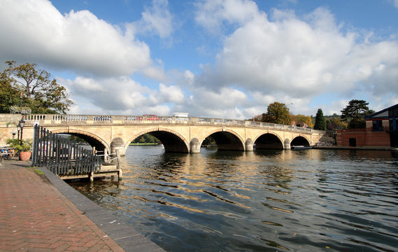 Bridge over the river Thames at Henley, Oxfordshire
