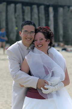 mariés sur la plage