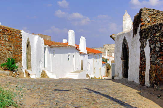 Portugal, Alentejo, Evoramonte: typical architecture