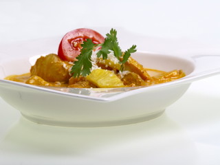 indisches hühnchen curry mit ananas