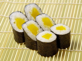 kürbis rolle hoso maki sushis © Lucky Dragon