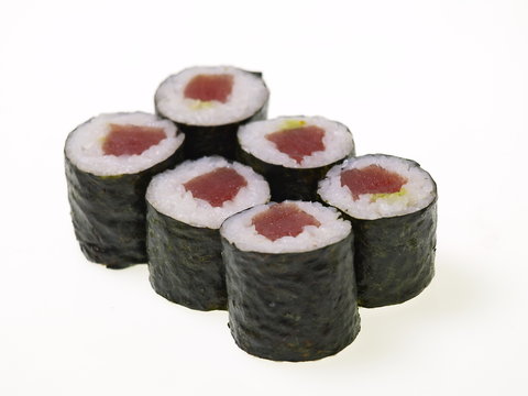 thunfisch rolle hoso maki sushis
