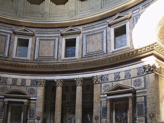 das pantheon in rom von innen