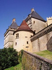 Fototapeta na wymiar Dordogne pałac Montpazier