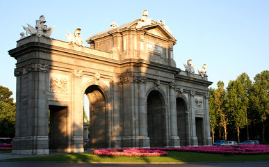 Obraz premium Puerta de Alcala, Madrid, Spain