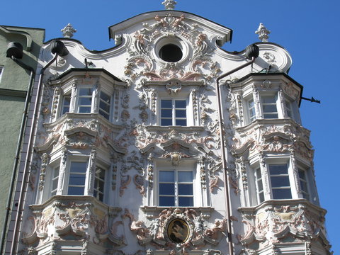 ROKOKO - Helbling Haus in Innsbruck