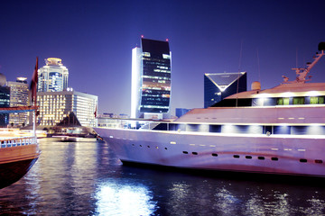 Fototapeta premium Yatch in Dubai creek, united arab emirates