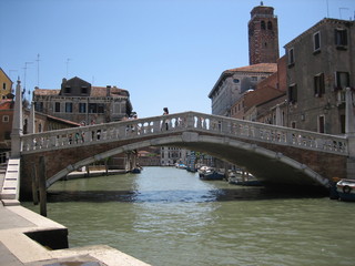 Pont sur un canal &agrave; Venise - Italia